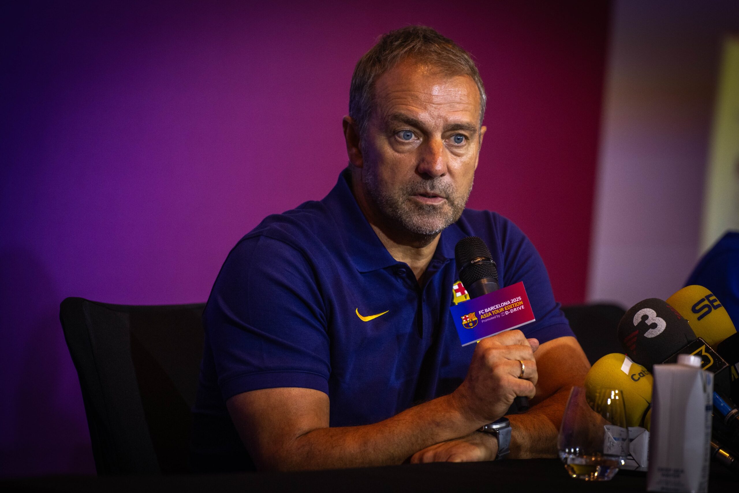 El entrenador del Barça comparece ante los medios