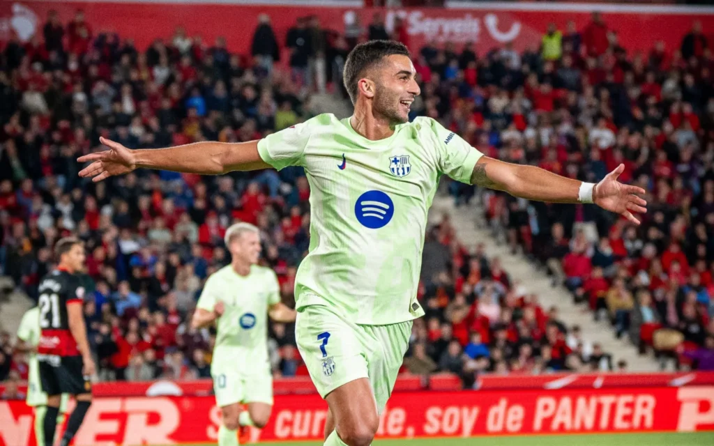 Ferrán Torres celebrando su gol ante el Mallorca en el arranque liguero del FC Barcelona